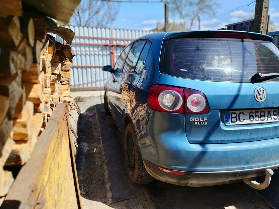 Vând Volkswagen golf 5 plus  1.6 tfsi benzina an 2005