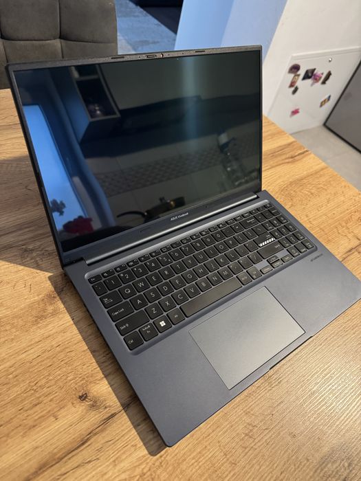 Laptop Asus Vivobook OLED 15”