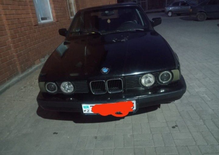 Продам машину срочно