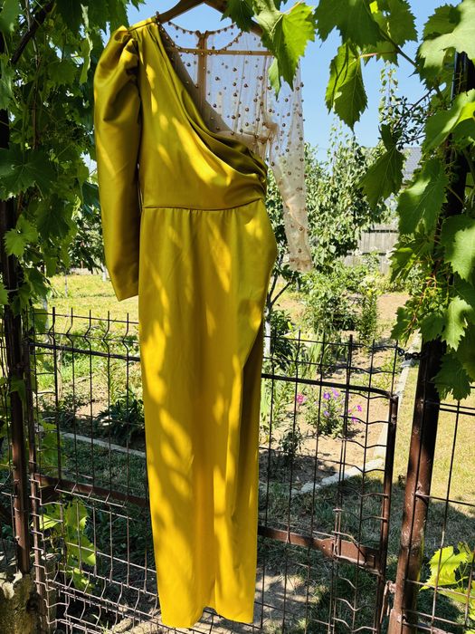 Rochie marime 38-40/purtata o singura data