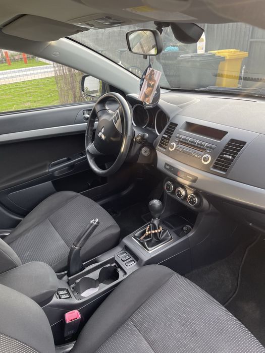 Mitsubishi lancer