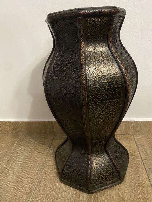 Suport umbrele piele ștanțată , sfeșnic lemn