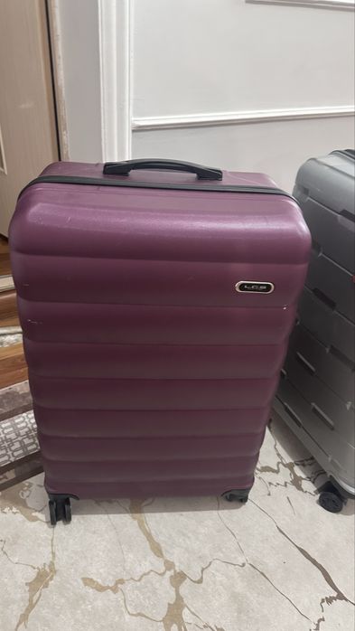 Продам дорожные чемоданы