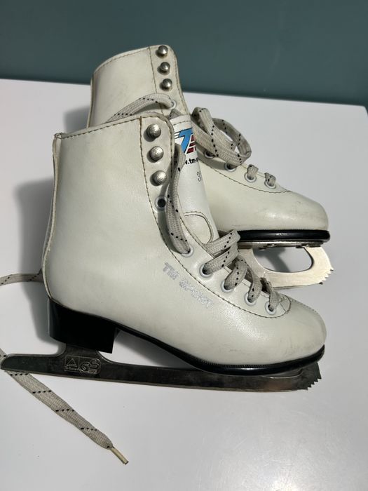 Продам коньки детские