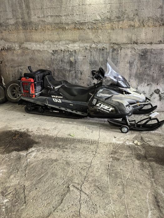 Продам снегоход Lynx