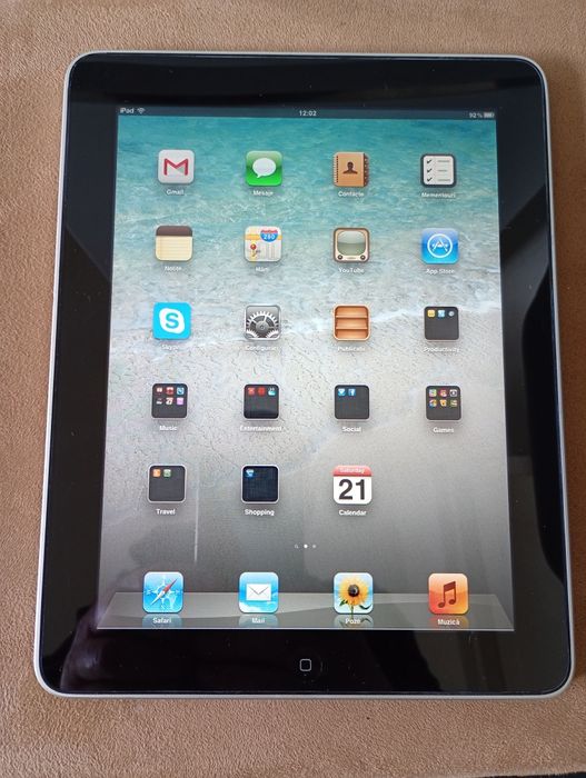 Vând tableta IPad de 32 GB