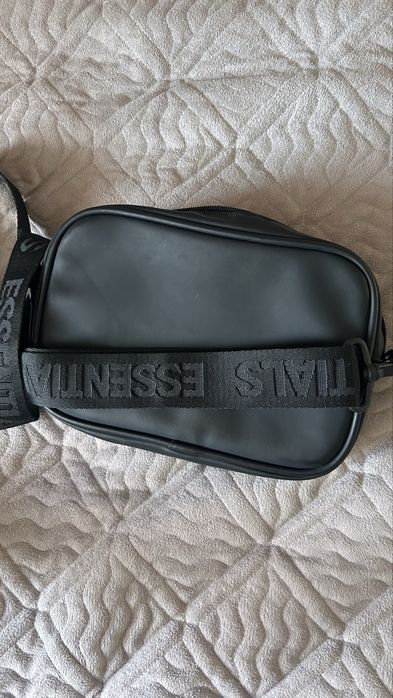 Essentials сумуа