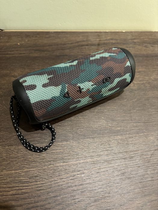 Колонка jbl в хорошем состоянии