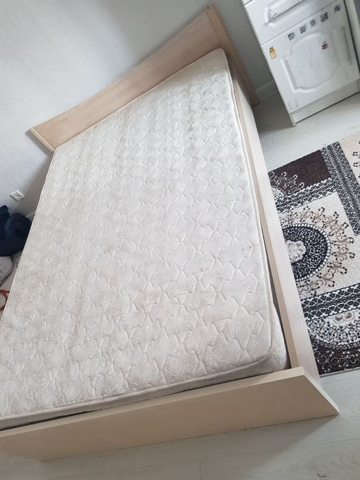 Продам кровать полуторка