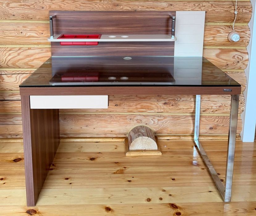 Продаётся современный спальный гарнитур в европейском минималистичном