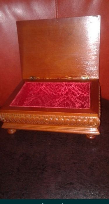 Cutie bijuterii lemn