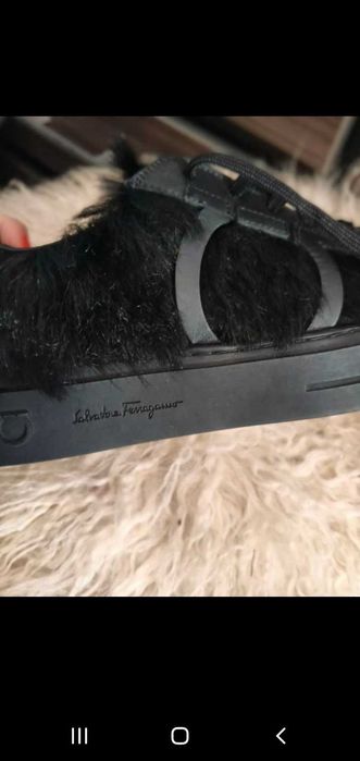 Продаю стильные кроссовки  унисекс