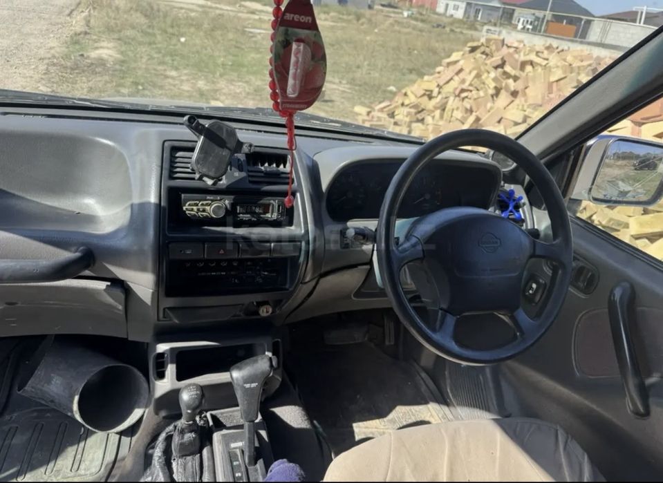 Nissan Mistral 2.7 дизель 4W