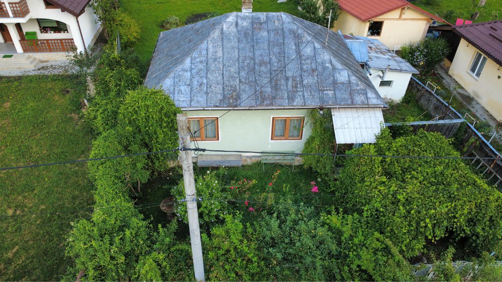 Casă cu teren 810 mp semicentral Slănic Moldova