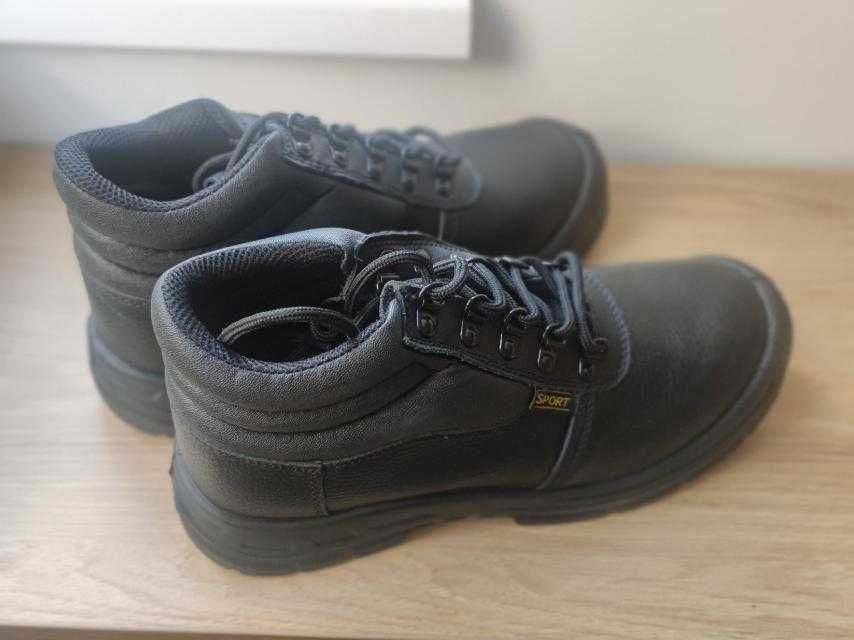 Нови Работни обувки 43 номер - 2 чифта