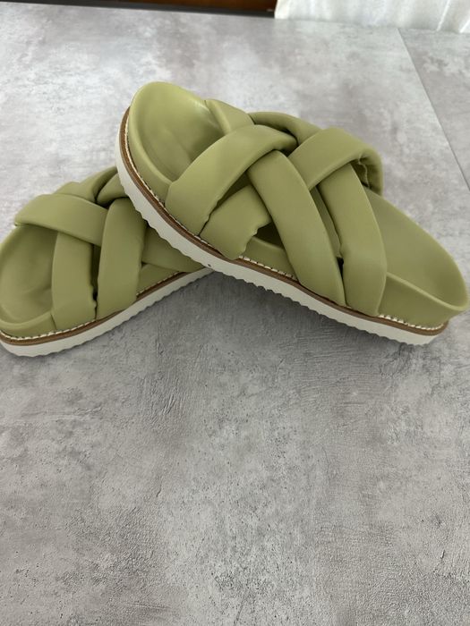 Продам новую летнюю обувь