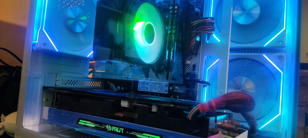 Продавам мощен Геймърски Компютър – Ryzen 5 3600 / GTX 1070 / 16GB 3600MHz / 512GB NVMe