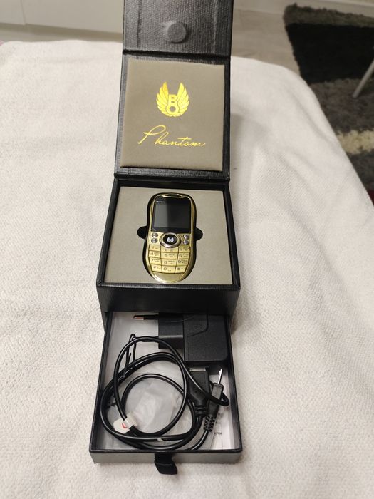 Телефон - оригинальный дизайн.