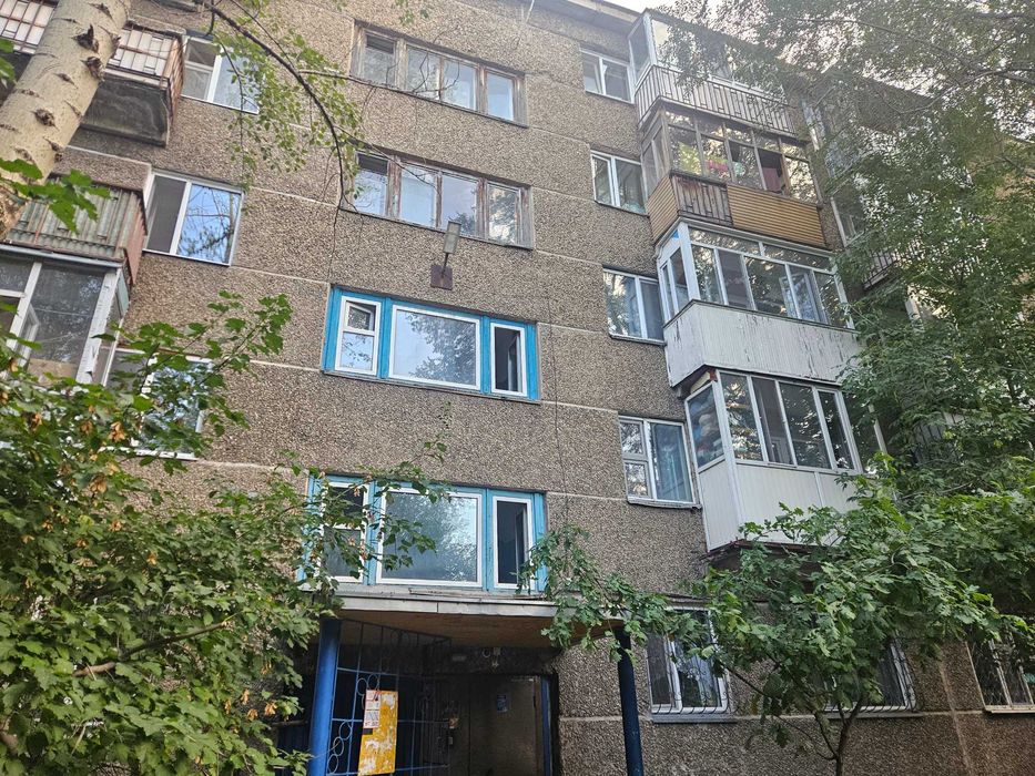 Продам 2комн Сарырка/Абая