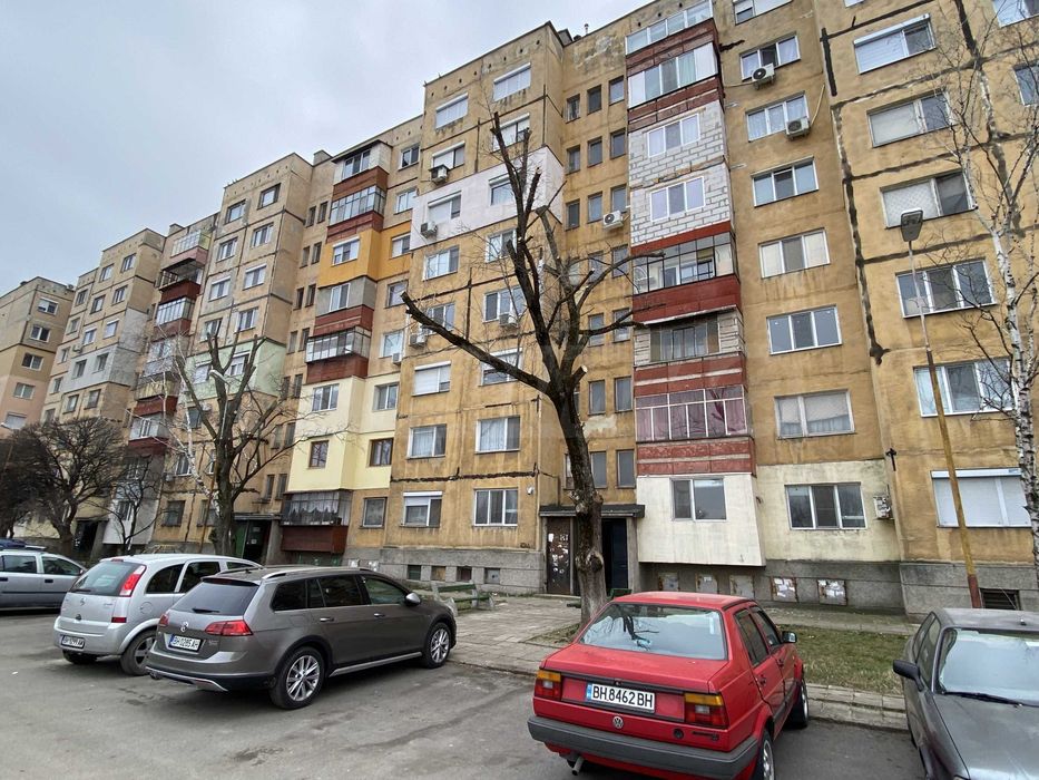 Тристаен апартамент Цена по Договаряне