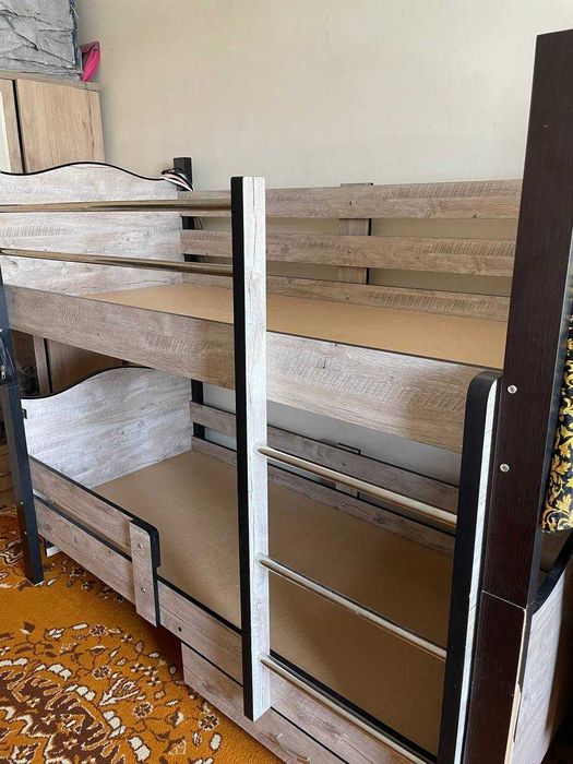 Срочно !!! Продаётся Кровать детская двухъярусная!