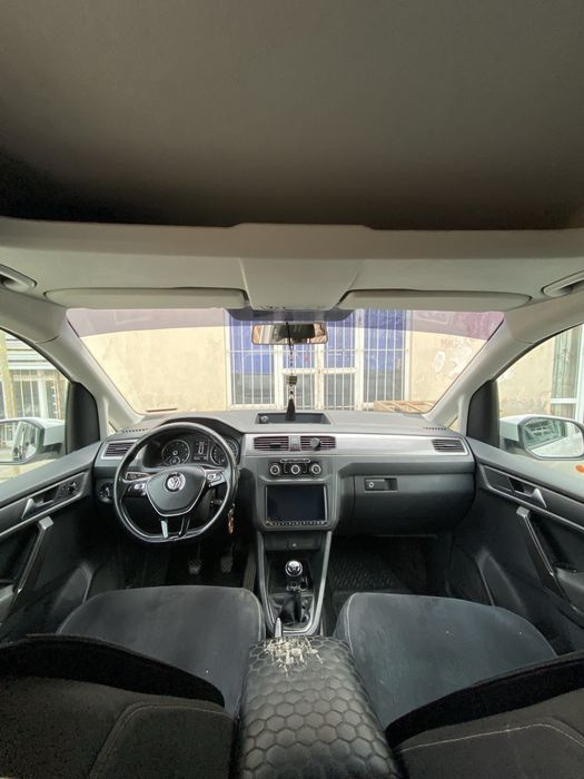volksvagen Caddy sotiladi yaxshi holatda