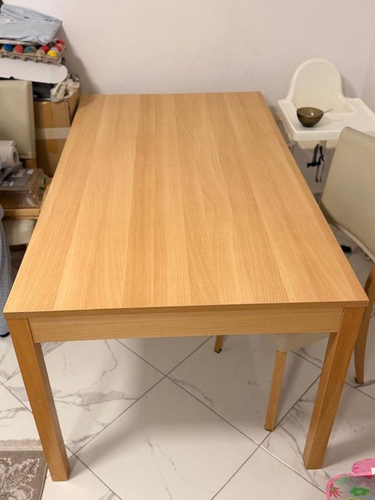 Set Masă sufragerie plus 4 scaune