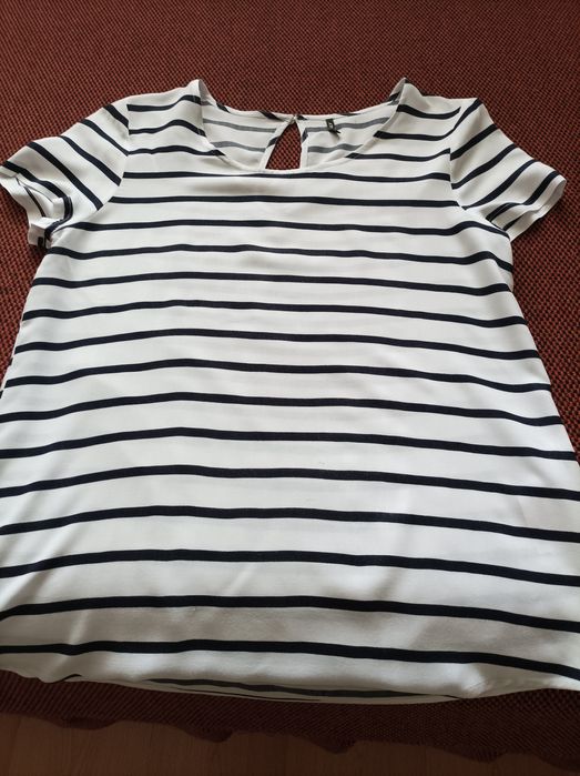 Продавам официални и ежедневни дамски блузи