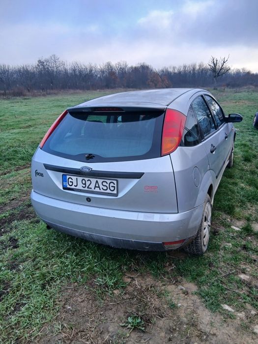 De vanzare sau piese