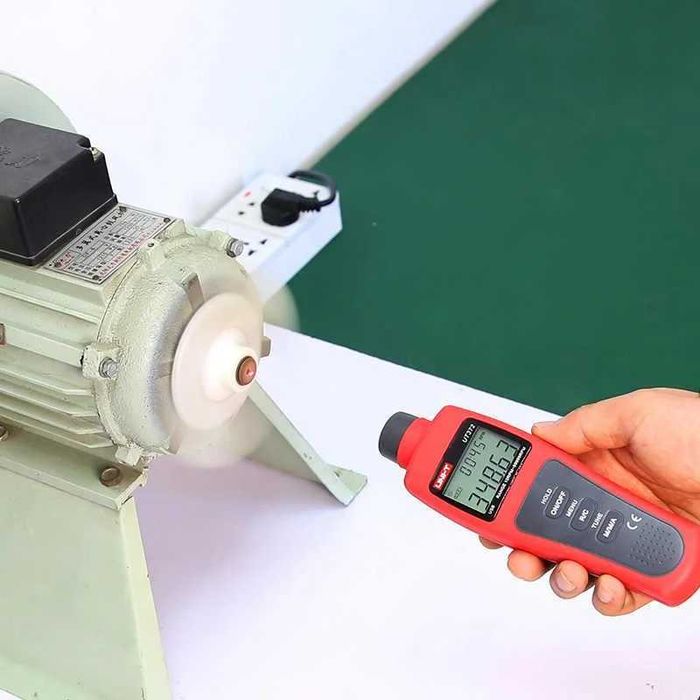 UNI-T UT372 – Professional Raqamli Taxometr (Lazerli, Kontaktsiz)