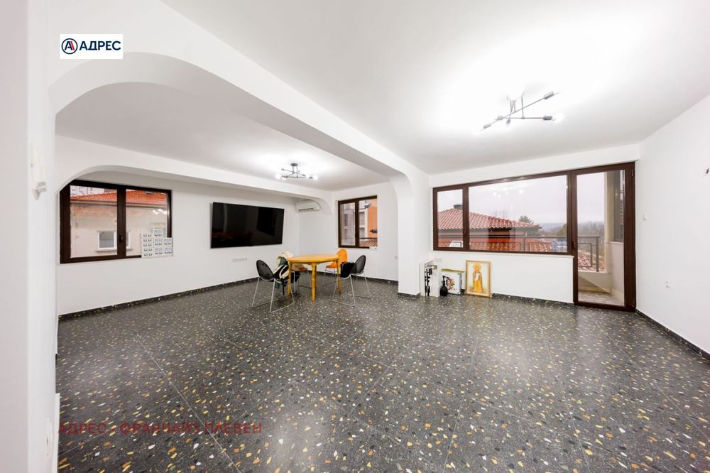 Мезонет в Плевен-Идеален център площ 171 цена 300000