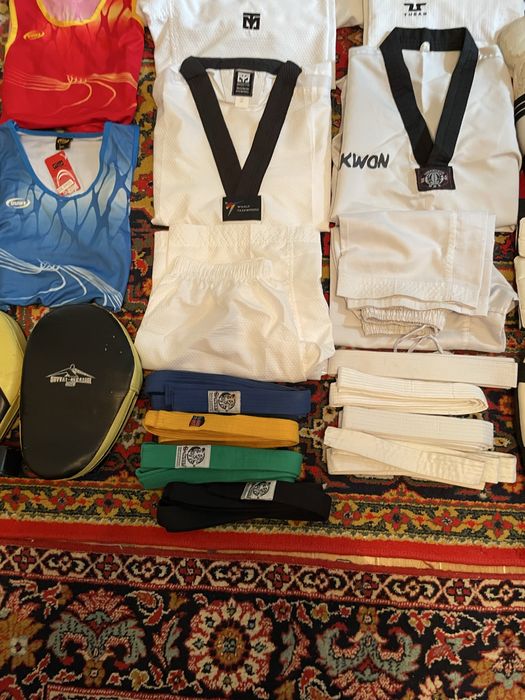 Продам аммуницию для таэквондо и бокса