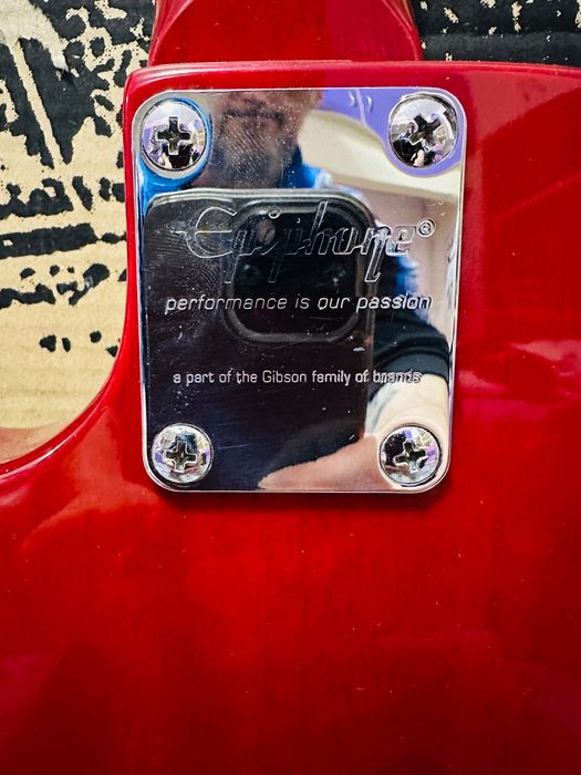 Продавам китара Epiphone