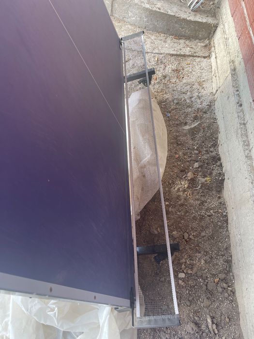 Беляртна маса тенис на маса и джаги