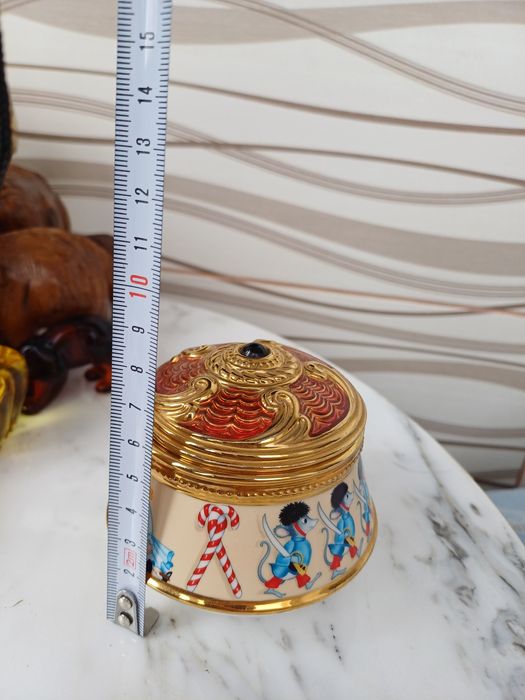 Cutie muzicala.superba portelan