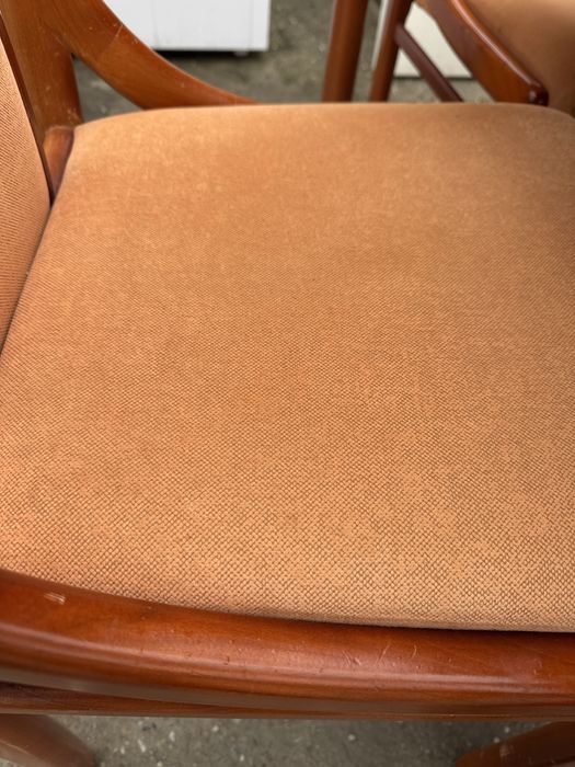 VAND URGENT Masă + 8 Scaune