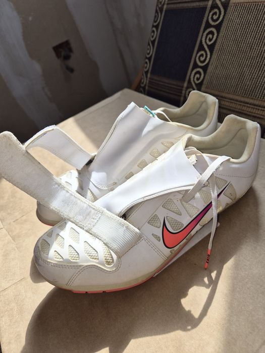 Pantofi atletism diferite probe