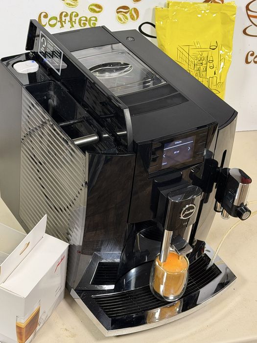 Кафемашина кафе автомат JURA E8 PIANO BLACK WİFİ с гаранция