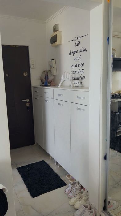 Vand apartament 37mp, et2