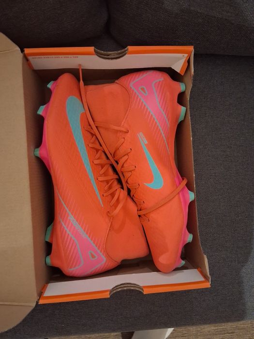 Ghete de fotbal nike