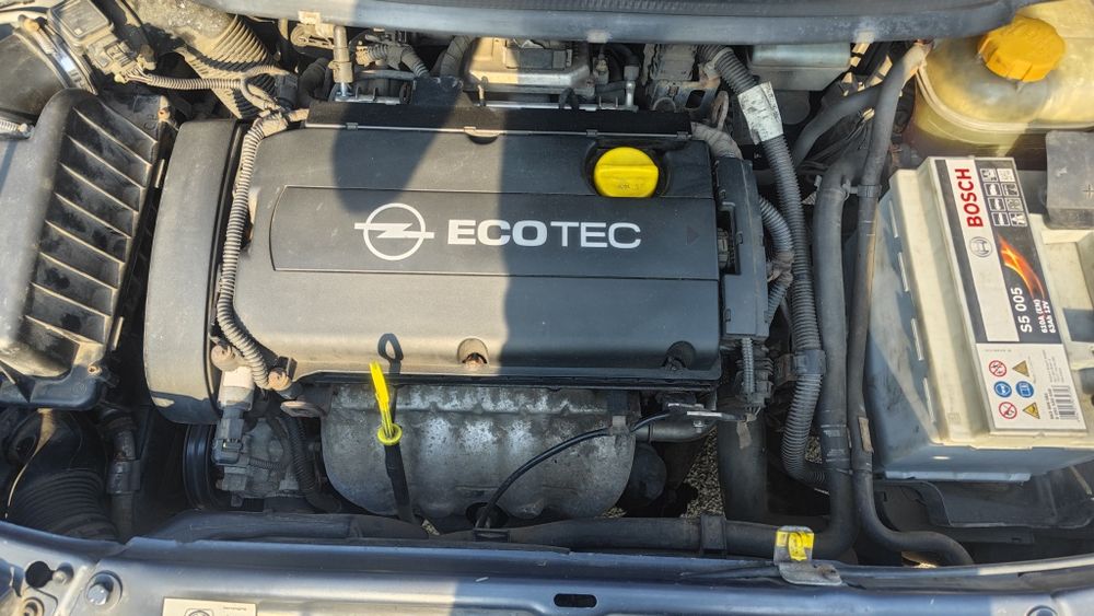 Opel zafira 1.8i/140kc.