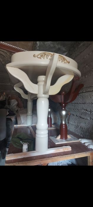 Срочно !!! продам мебель свою б/у 2 стола и 5 стульев и 8 стульев кор.