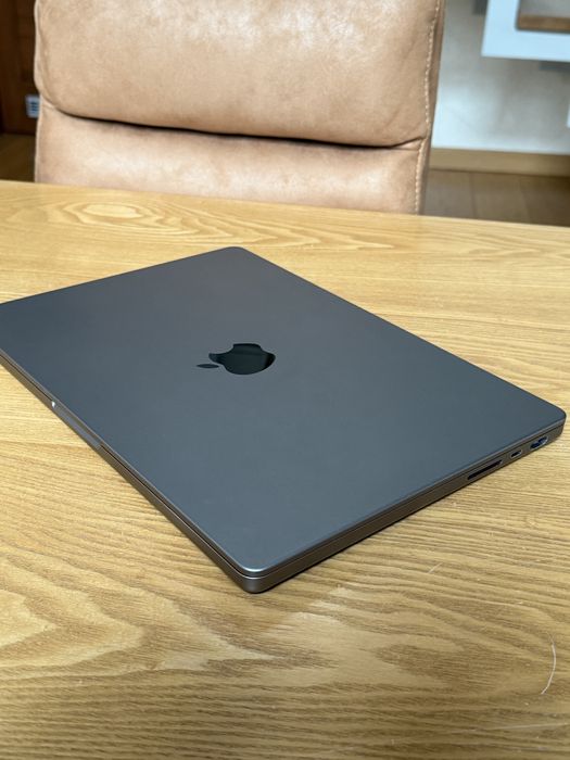 Laptop Apple Macbook Pro M1 Pro 14" Space Gray 16 GB Ram 500 GB SSD