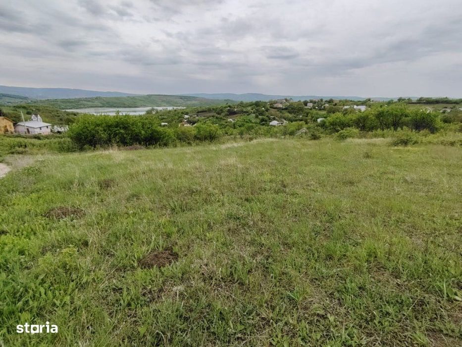 Teren 1800 mp intersectia Horpaz-Ciurbesti