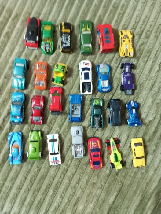 Продам детские машинки