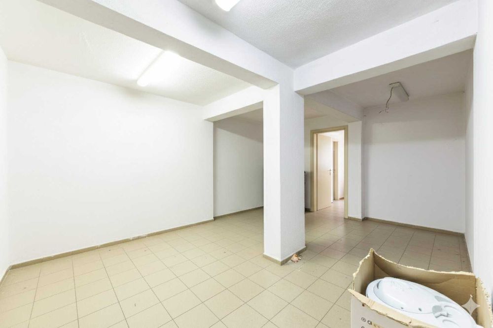 Продава се Магазин в Петрич - 498 кв.м за 541 €/кв.м - Снимка #16