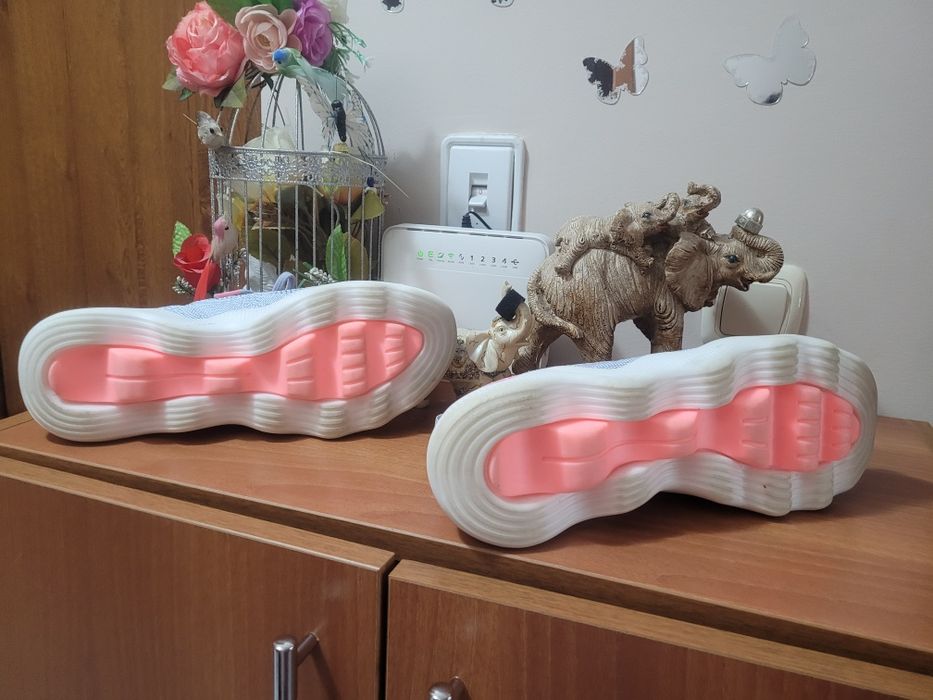 Голям номер дамски кецове