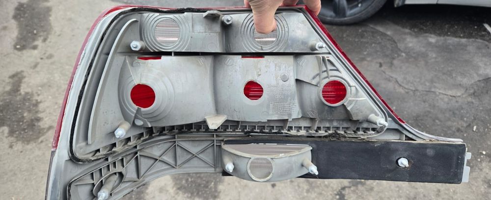 Продам задние фонари