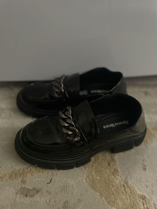 Туфли 37 размер на небольшом каблуке