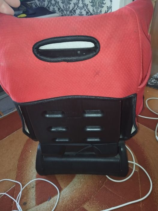 Продам кресло в машину